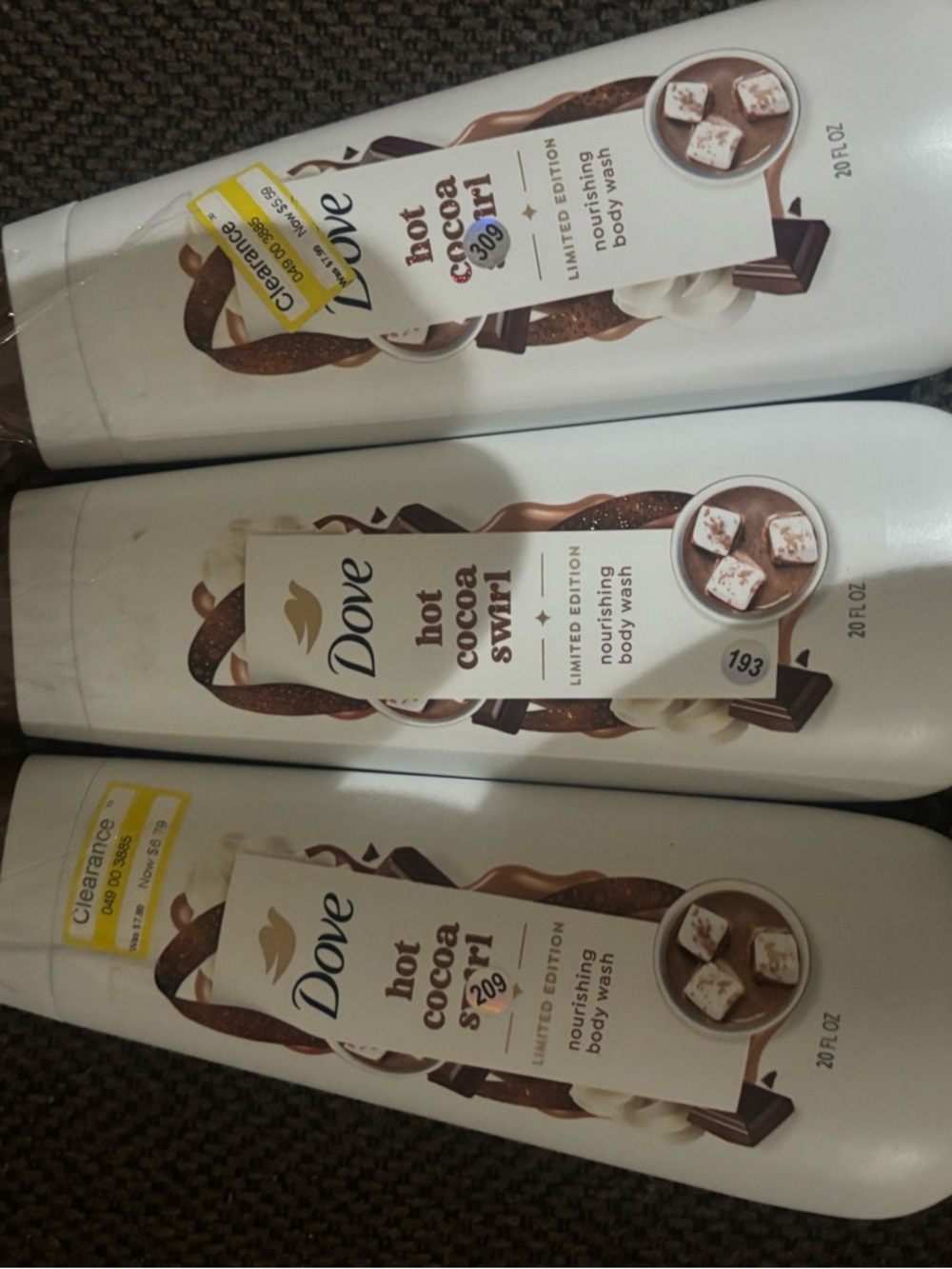 Dove Hot Cocoa Swirl Nourishing Body Wash - White